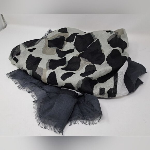 Burberry Women's Scarf Wrap Grayscale Leopard Cheetah Modal Silk 52" x 52" - Picture 14 of 16